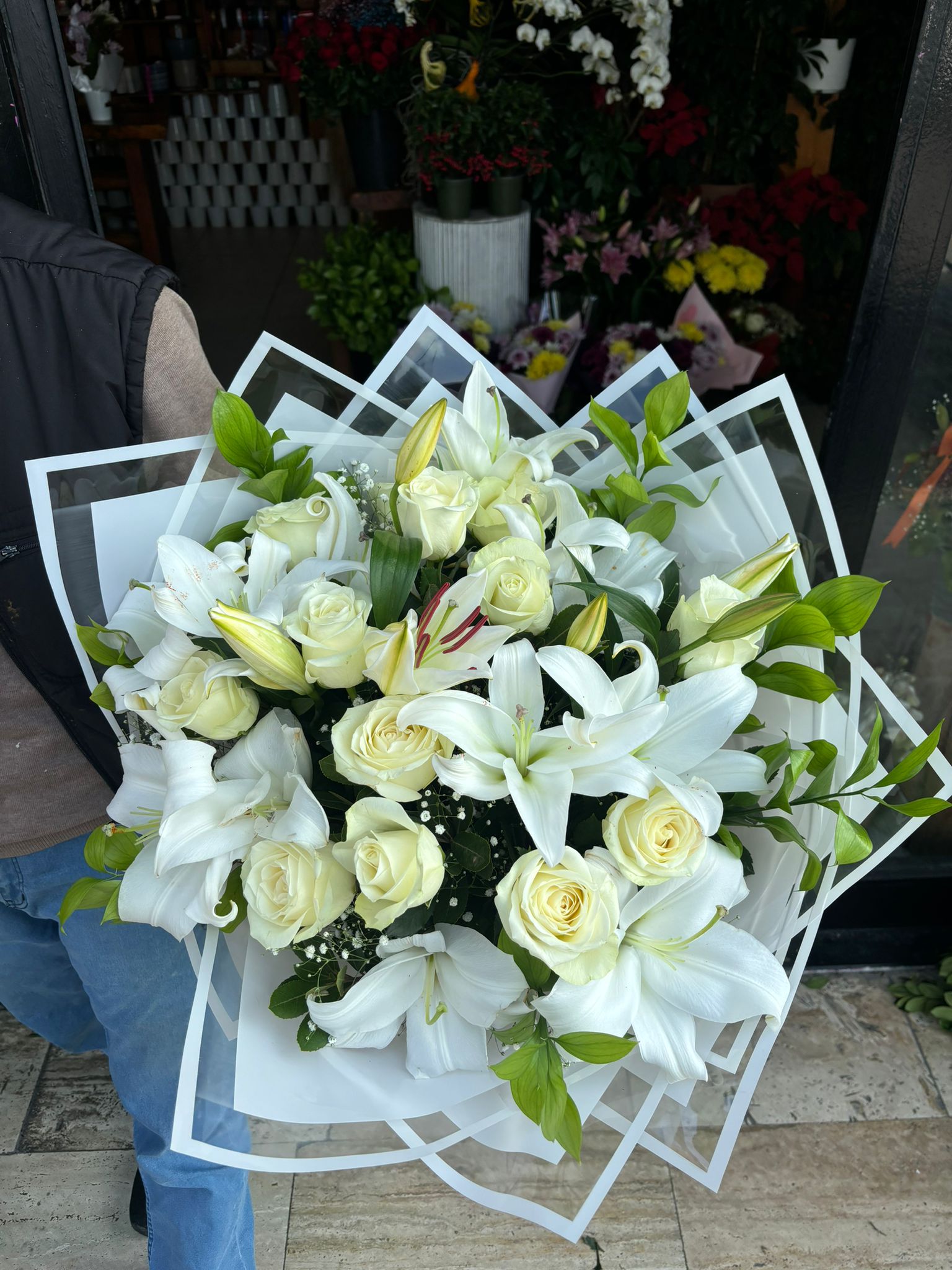 bembeyaz lilyum ve gül 