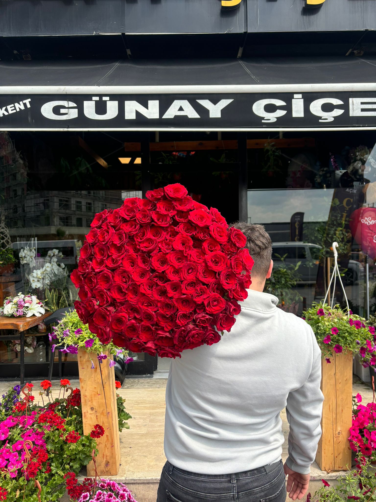 Sevginin 50 Tonu Gül Buketi 